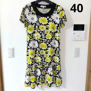 슈퍼뷰티 무릎 기장 원피스 40 블랙 베이스 꽃무늬