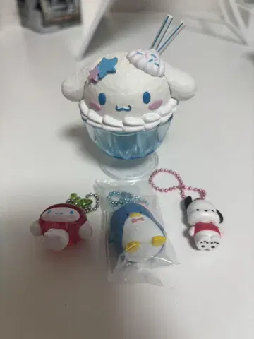 산리오 체리 파르페 가챠가챠 시나몬 폼폼푸린 샘