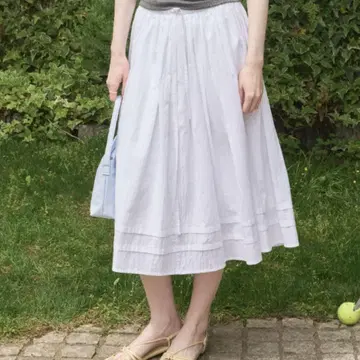 guinon fluffy tuck skirt / 플러피 턱 스커트