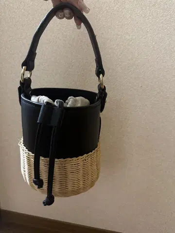 새상품급 ZARA 카고백 자라 카고백 가방