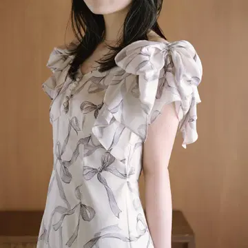 snidel 리본 슬리브 디자인 원피스
