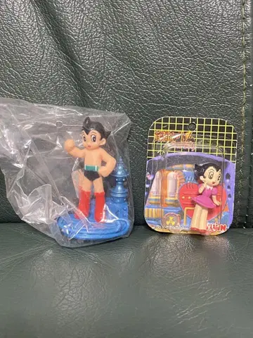 철완 아톰과 우란 피규어 마스코트