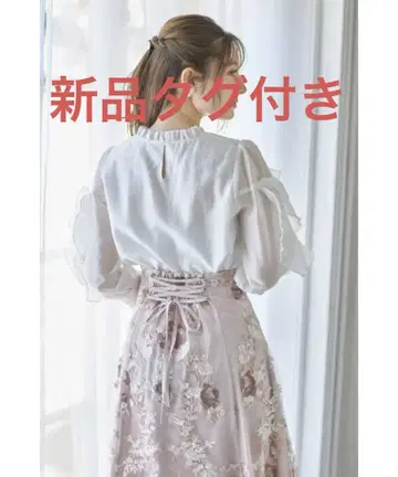 새상품 택 토코 클로젯 백 레이스업 플라워 자수 플레어 스커트