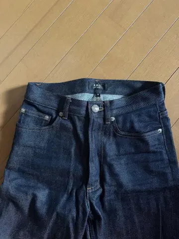 A.P.C. 인디고 스트레이트 데님