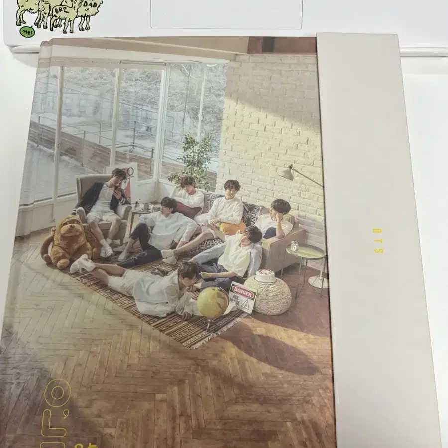 BTS 오늘 フォトブック BTS Bangtan Today's Exhibition Photobook on Bunjang Global Site.