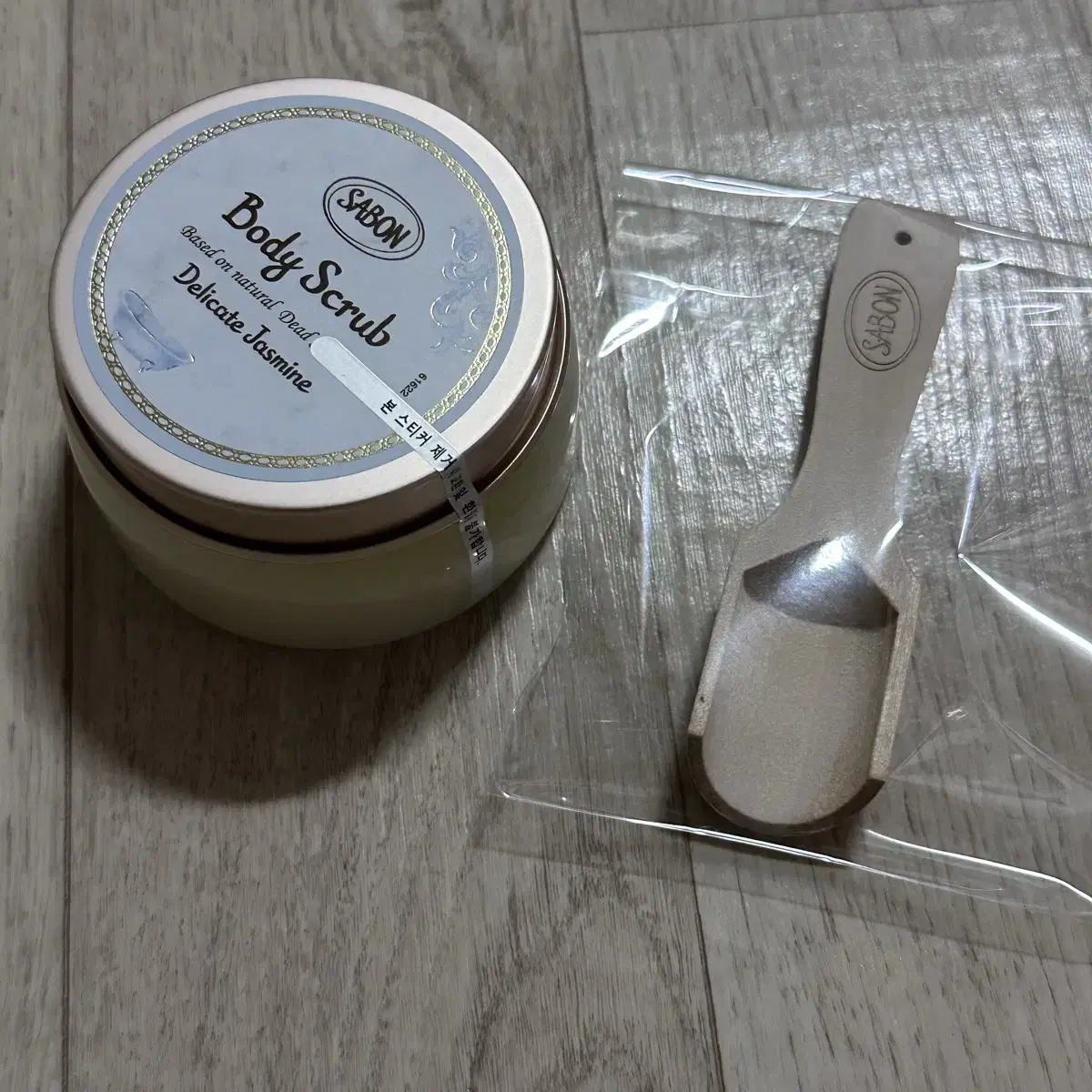 Sabon Delicate Jasmine Body Scrub Set on Bunjang Global Site.