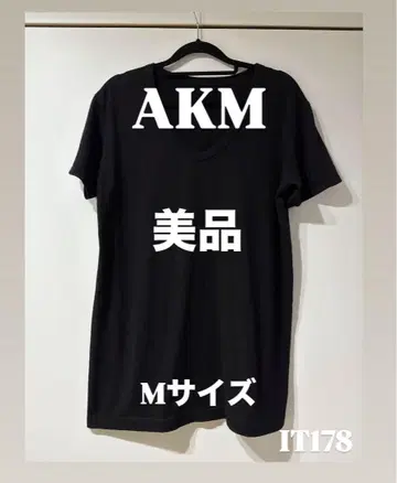 AKM 백 로고 V넥 티셔츠 블랙 M 사이즈