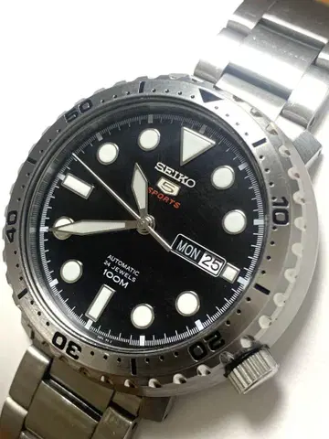 SEIKO 5 sports SRPC61 병뚜껑