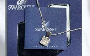 Swarovski 스퀘어 크리스탈 목걸이