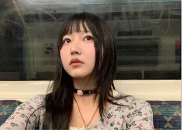 Momentel 장미와 스파이크 블랙 초커