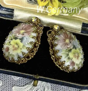 W.GERMANY 제 빈티지 이어링 포슬린 flower 각인 있음