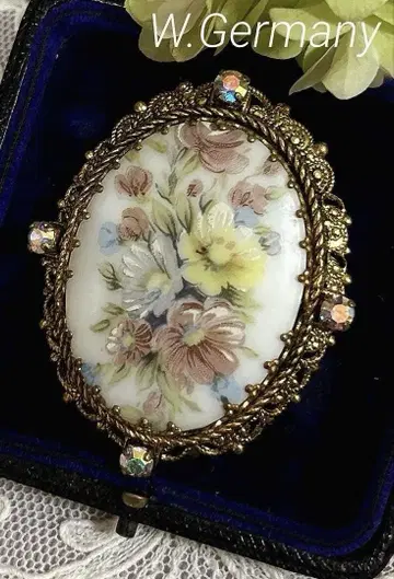 W.GERMANY제 빈티지 브로치 포슬린 flower