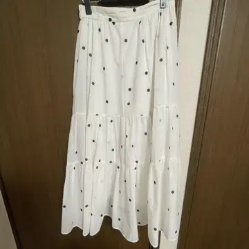 JUSGLITTY 도트 무늬 플레어 스커트