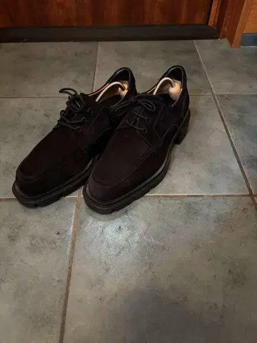 Christian Louboutin 스웨이드 가죽 신발 블랙