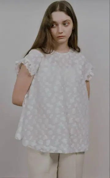미사용 새상품 ohga 오가 FLEUR 블라우스 화이트 프릴