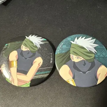 NARUTO 질풍전 카카시 반짝반짝 캔뱃지 2개 세트