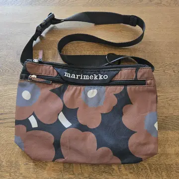 [미사용 새상품] 마리메꼬 Neat Crossbody Unikko S 백