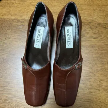 MODELO 브라운 가죽 슬립온