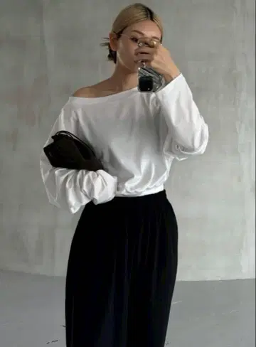 [새상품급] RIM.ARK Sleeve tuck cut tops 화이트