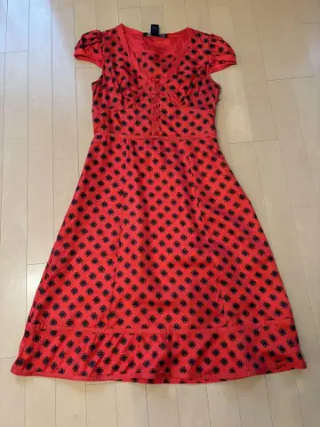 MARC JACOBS 플라워 프린트 반팔 원피스 사이즈 4 실크 소재