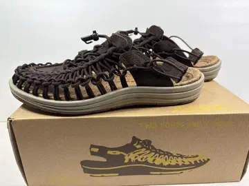 KEEN UNEEK II CONVERTIBLE 다크 브라운 27.5cm