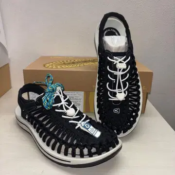 [새상품] KEEN UNEEK 샌들 26.5cm