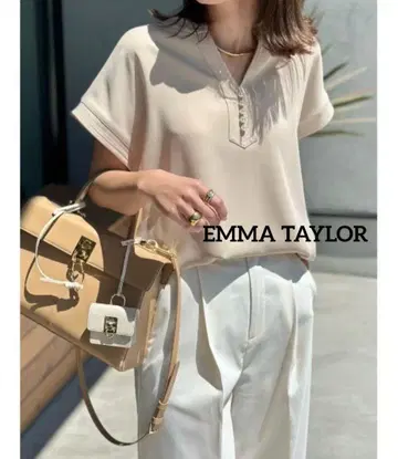 EMMA TAYLOR 이지케어 펄 버튼 키넥 블라우스 베이지