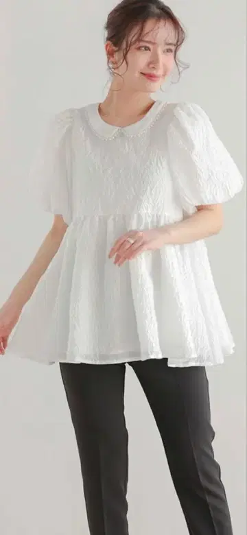 핏모어 Fitmore 둥근 카라 펄 자카드 화이트
