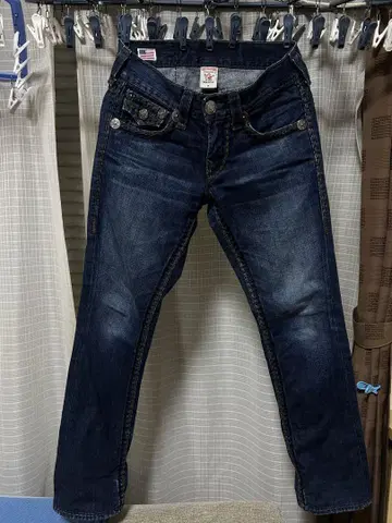 레어 트루 릴리전 블랙 스티치 스트레이트 데님 io