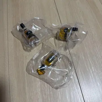 캡슐 토이 취한 스키