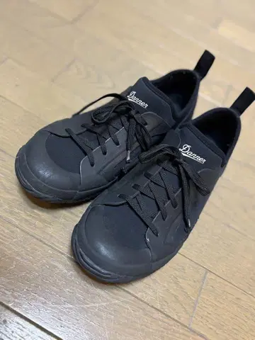 Danner 블랙 로우컷 스니커즈 US10