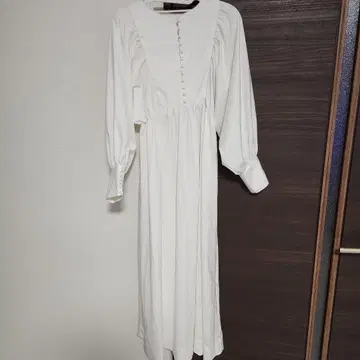 내추럴 꾸뛰르 화이트 롱 원피스 긴팔