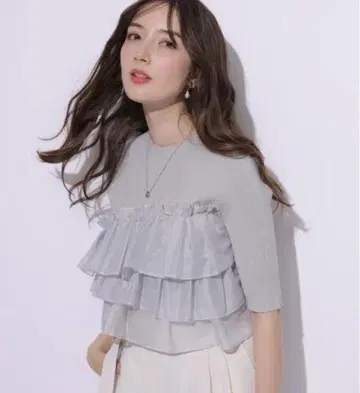 시어 프릴 도킹 니트