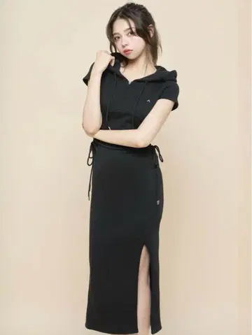 Emily slit dress Black