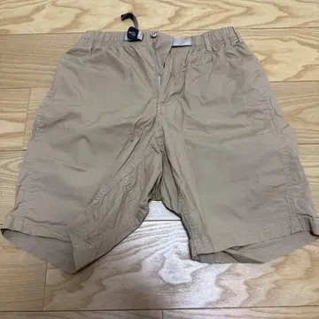 그라미치 베이지 숏팬츠