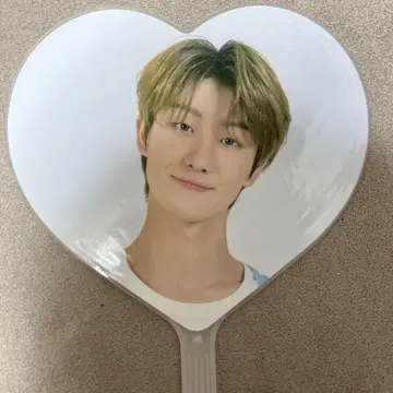 민하오 THE8 부채 케렌 caratland seventeen