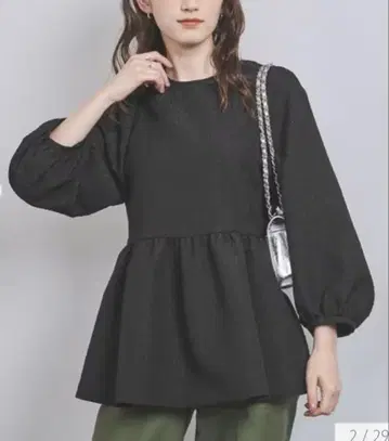 유나이티드 애로우즈 페플럼 자카드 블라우스