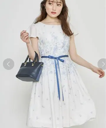 택 포함 새상품 토cco 허리 리본 플라워 프린트 원피스