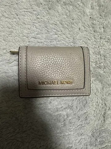 MICHAEL KORS 그레이 3단 폴더형 지갑