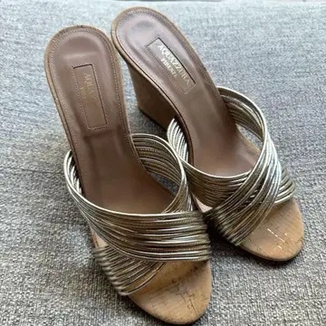 [미착용] AQUAZZURA 메탈릭 웨지솔 샌들