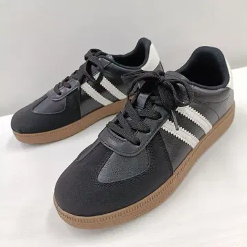 새상품 여성용 22.5cm 저먼 트레이너 스니커즈 블랙 3467