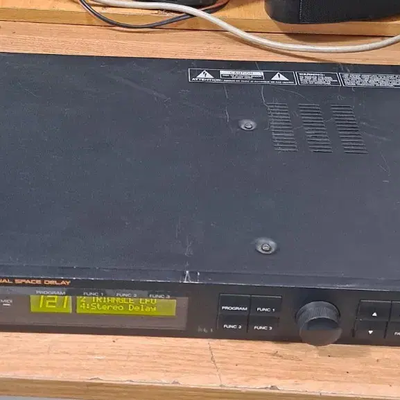 Roland SDE-330 ディレイ【通電確認のみ・ジャンク】 Roland SDE-330 330 Digital Delay Rack Effect Vintage Working