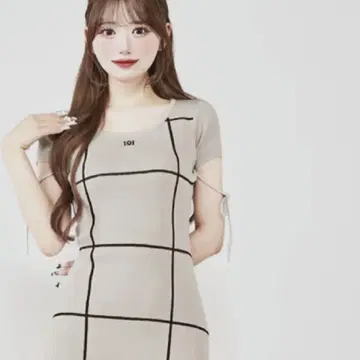 택 포함 새상품 백 오픈 스티치 니트 미니 원피스 다리치 FREE