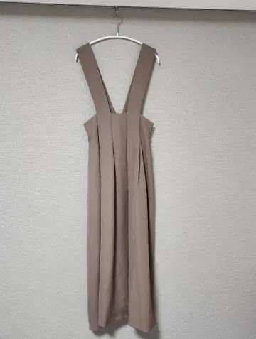 브라운 살로펫 플레어 실루엣