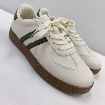 새상품 여성용 23.0cm 저먼 트레이너 스니커즈 옅은 브라운 3467