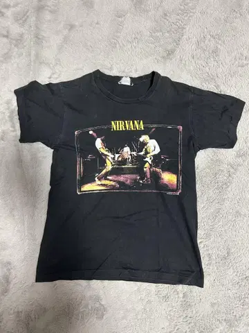 NIRVANA 블랙 티셔츠