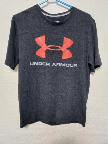 Under Armour 다크 그레이 T셔츠