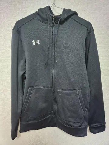 Under Armour 블랙 후드티 M 사이즈