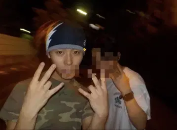 adidas 니트 모자 네이비/오렌지/스카이블루 테크 계열 y2k