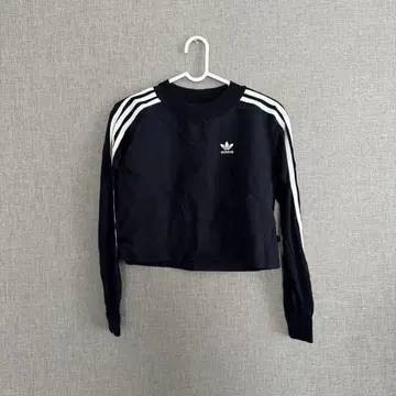 adidas 크롭 기장 스웨트 셔츠